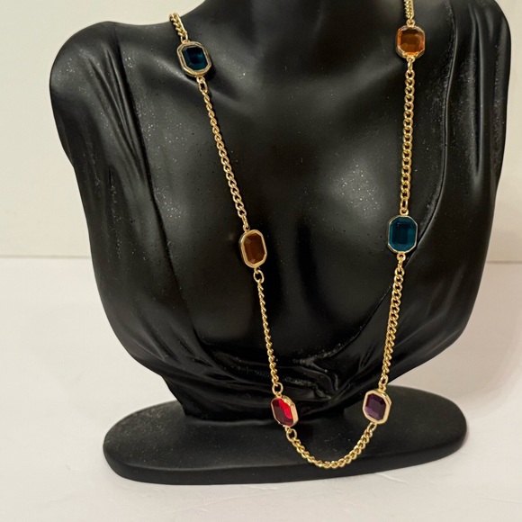VINTAGE NECKLACE GOLD TONE CHAIN MULTI COLOR RED PURPLE GREEN FACETED GLASS 28” - Picture 4 of 9